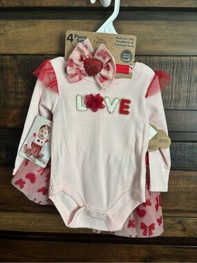 ♥️NWT 4PC Baby Essentials Pink & Red LOVE Tutu Bodysuit Set w/headband & socks♥️